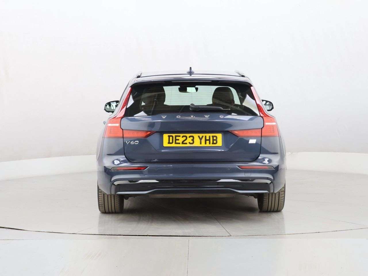 2023 VOLVO V60 2023 VOLVO V60