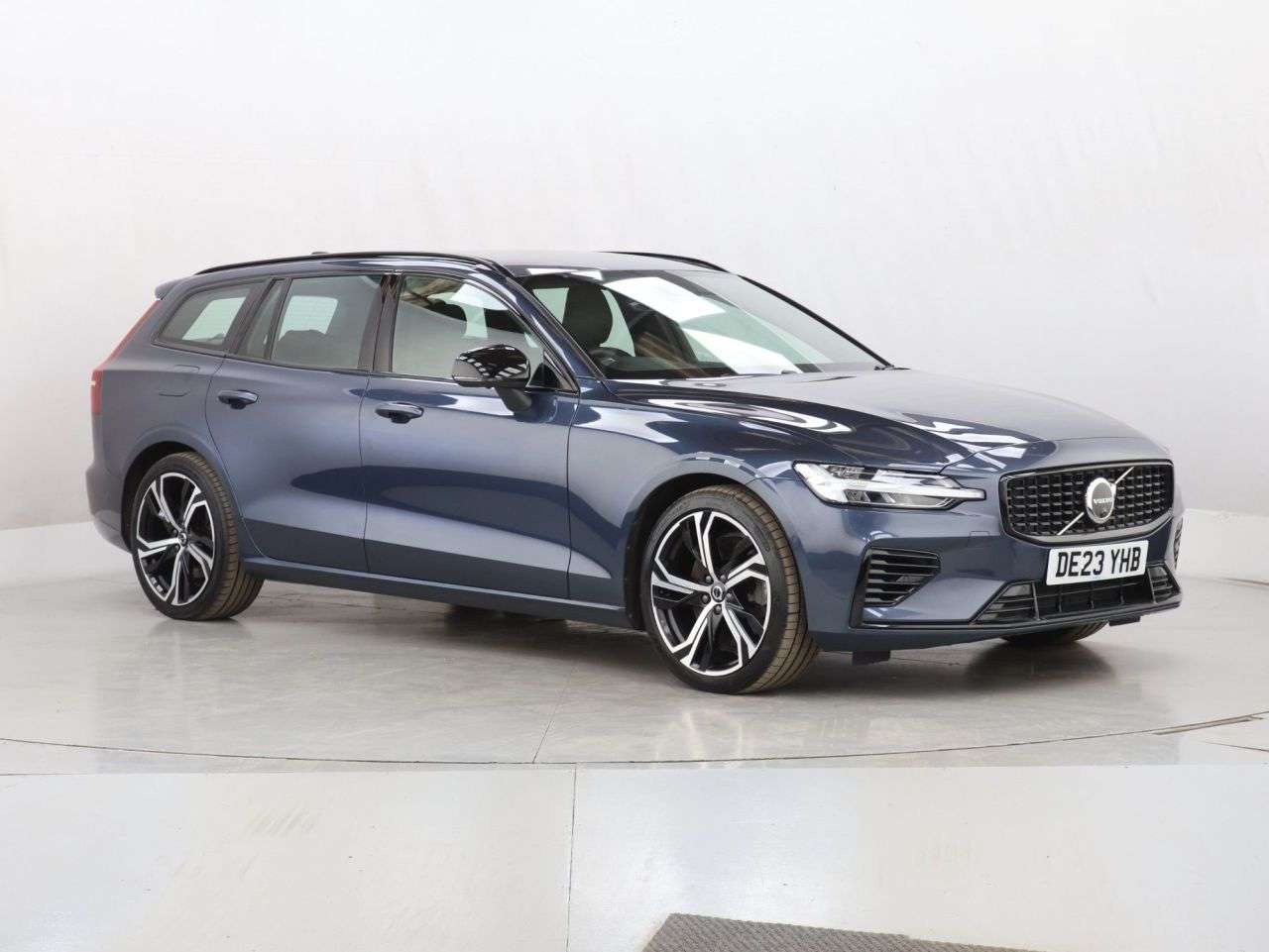 A 2023 VOLVO V60 2.0 T6 Recharge 18.8kWh Plus Estate 5dr Petrol Plug-in Hybrid Auto AWD Euro A 2023 VOLVO V60 2.0 T6 Recharge 18.8kWh Plus Estate 5dr Petrol Plug-in Hybrid Auto AWD Euro