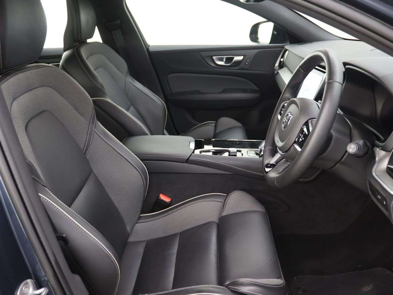 2023 VOLVO V60 2023 VOLVO V60