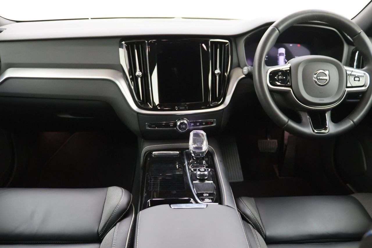 2023 VOLVO V60 2023 VOLVO V60