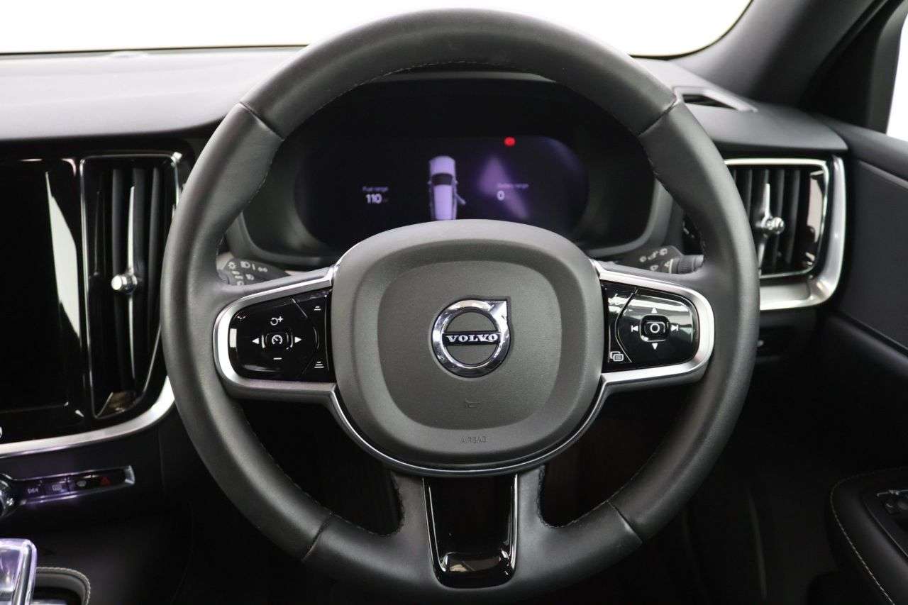 2023 VOLVO V60 2023 VOLVO V60