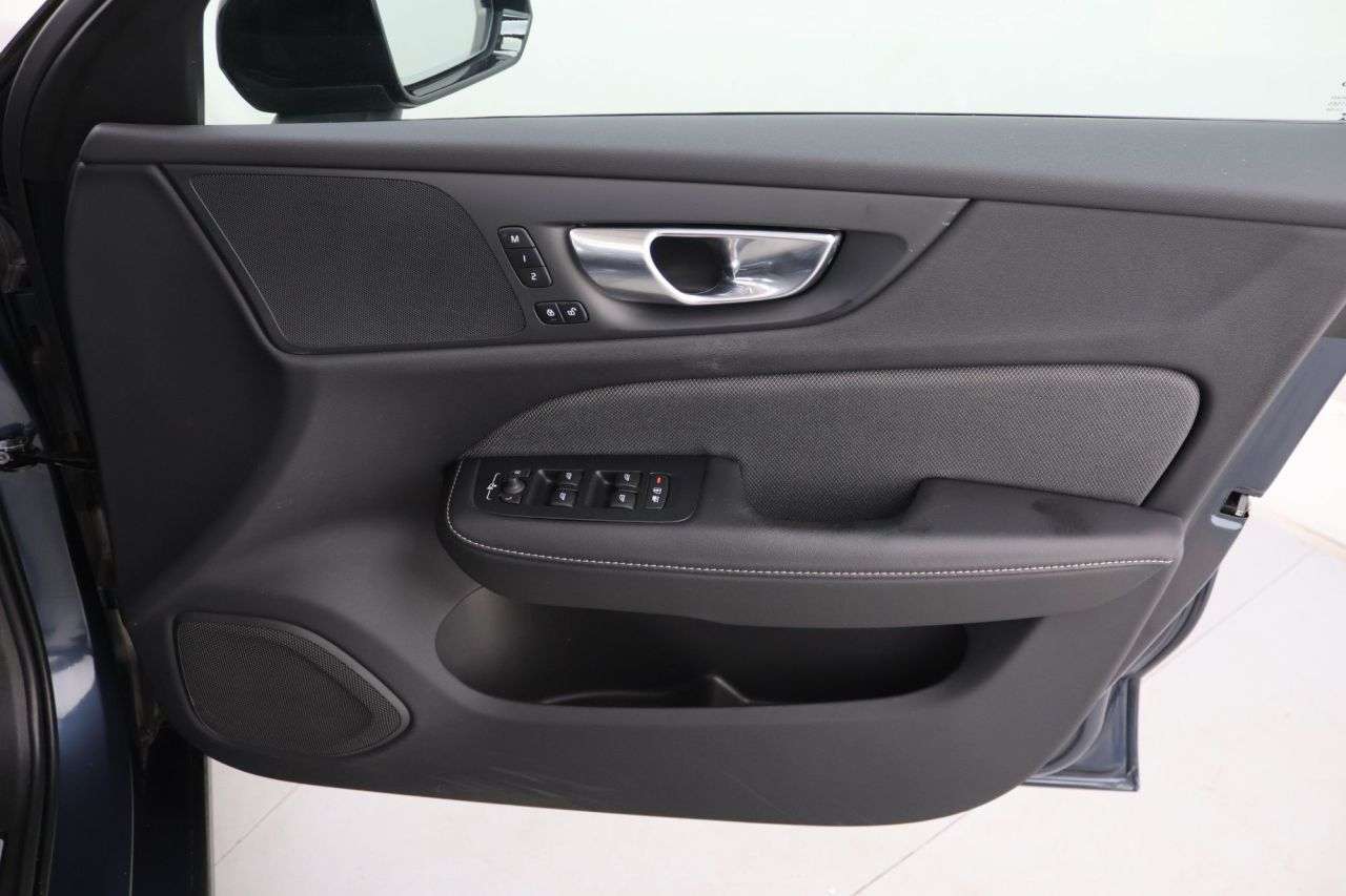 2023 VOLVO V60 2023 VOLVO V60