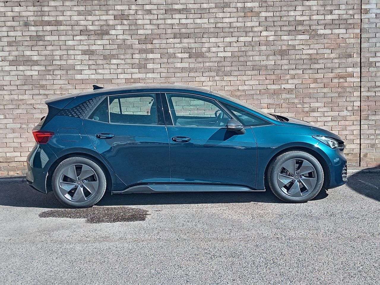A 2022 CUPRA BORN 58kWh V1 Hatchback 5dr Electric Auto (204 ps) A 2022 CUPRA BORN 58kWh V1 Hatchback 5dr Electric Auto (204 ps)
