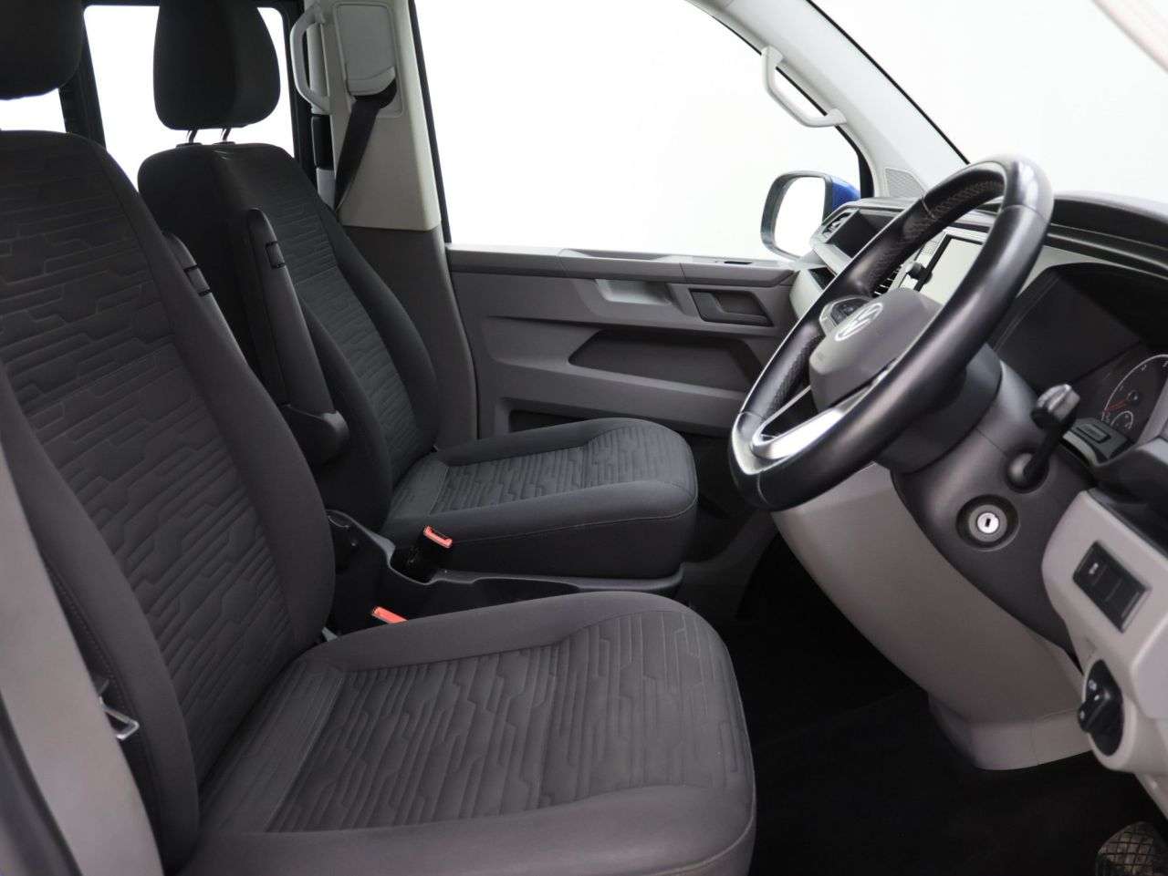 2021 VOLKSWAGEN TRANSPORTER SHUTTLE 2021 VOLKSWAGEN TRANSPORTER SHUTTLE