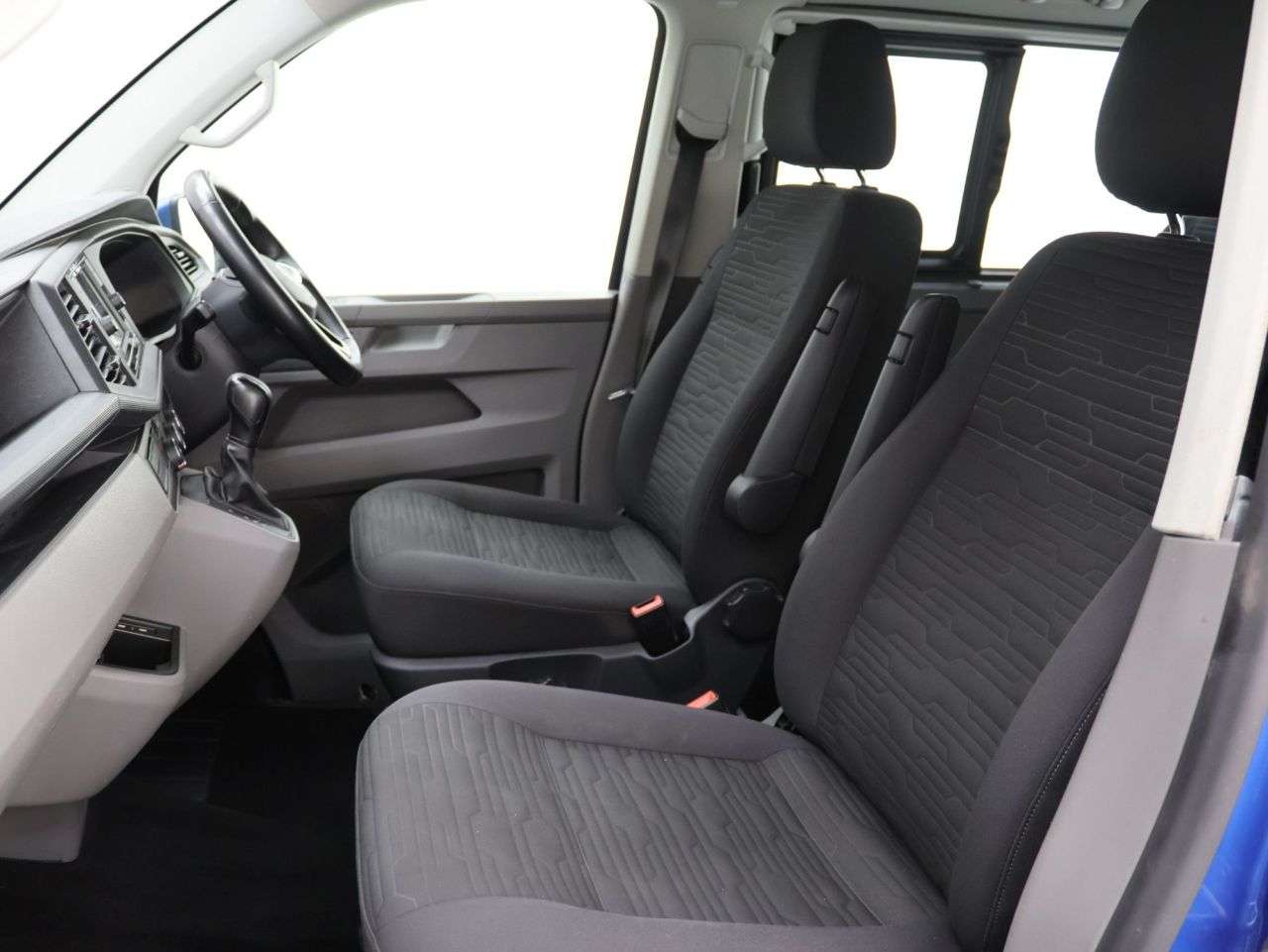 2021 VOLKSWAGEN TRANSPORTER SHUTTLE 2021 VOLKSWAGEN TRANSPORTER SHUTTLE