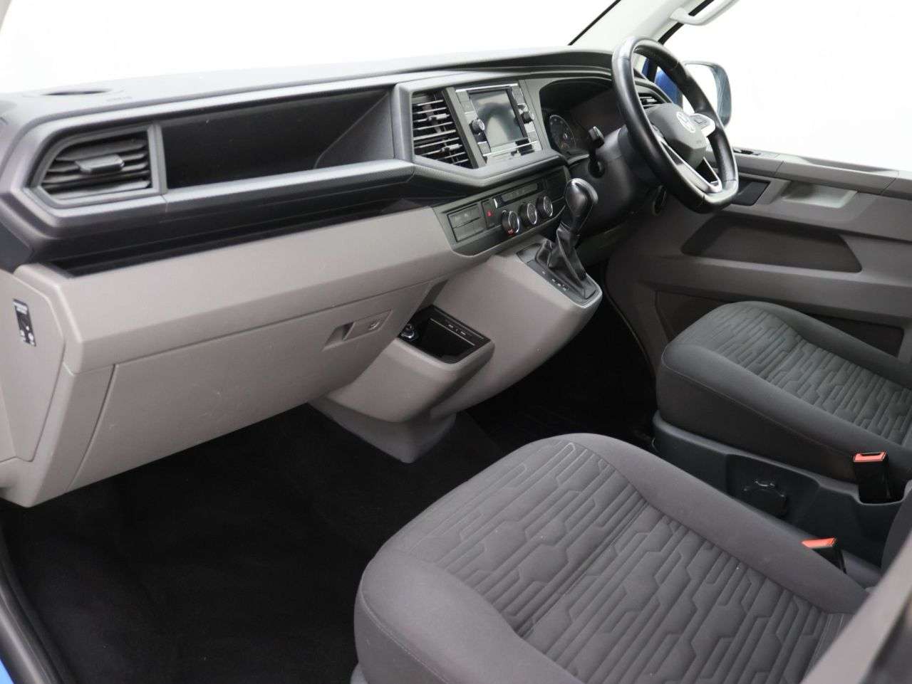 2021 VOLKSWAGEN TRANSPORTER SHUTTLE 2021 VOLKSWAGEN TRANSPORTER SHUTTLE