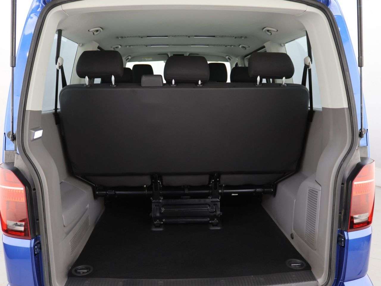 2021 VOLKSWAGEN TRANSPORTER SHUTTLE 2021 VOLKSWAGEN TRANSPORTER SHUTTLE