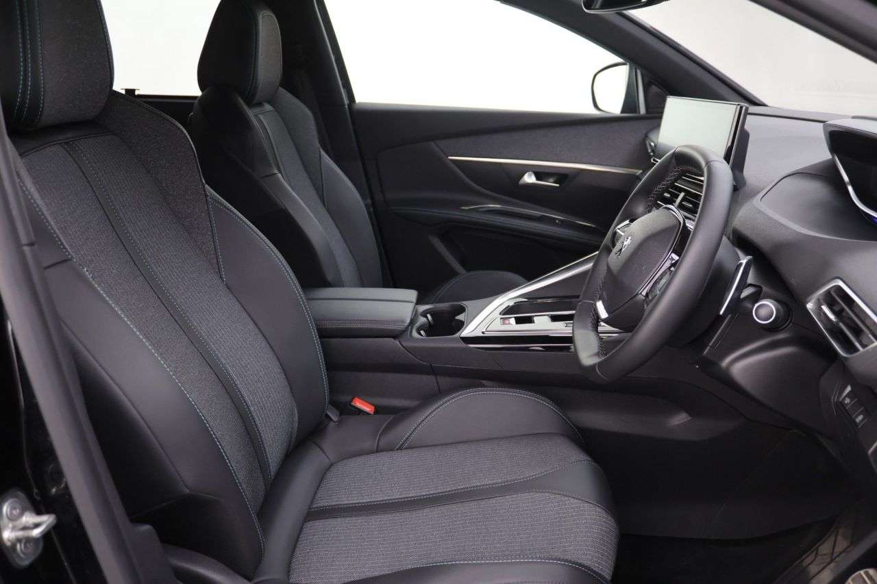 2023 PEUGEOT 5008 2023 PEUGEOT 5008