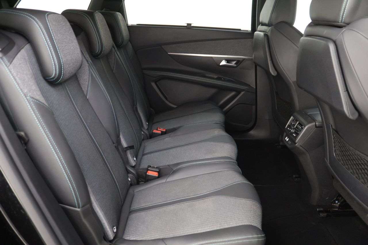2023 PEUGEOT 5008 2023 PEUGEOT 5008