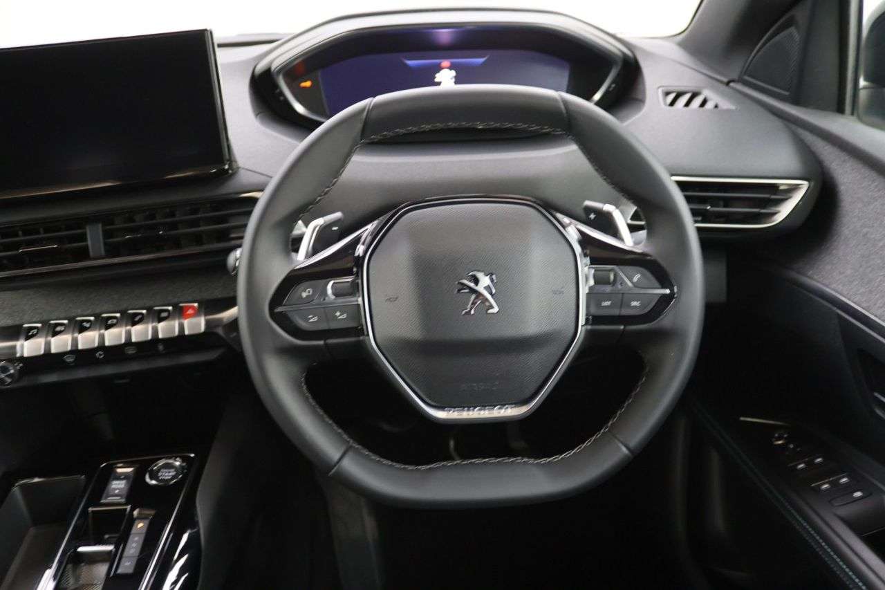 2023 PEUGEOT 5008 2023 PEUGEOT 5008