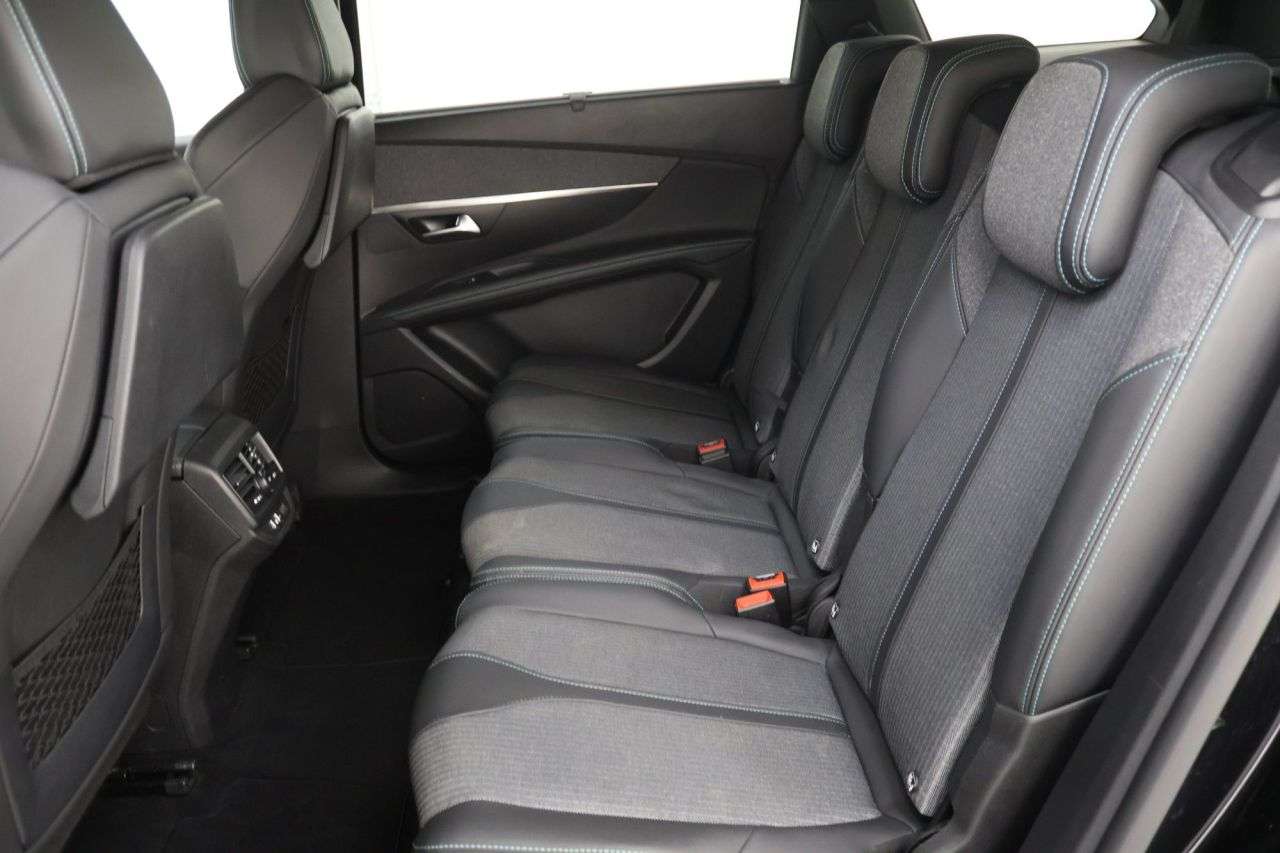 2023 PEUGEOT 5008 2023 PEUGEOT 5008