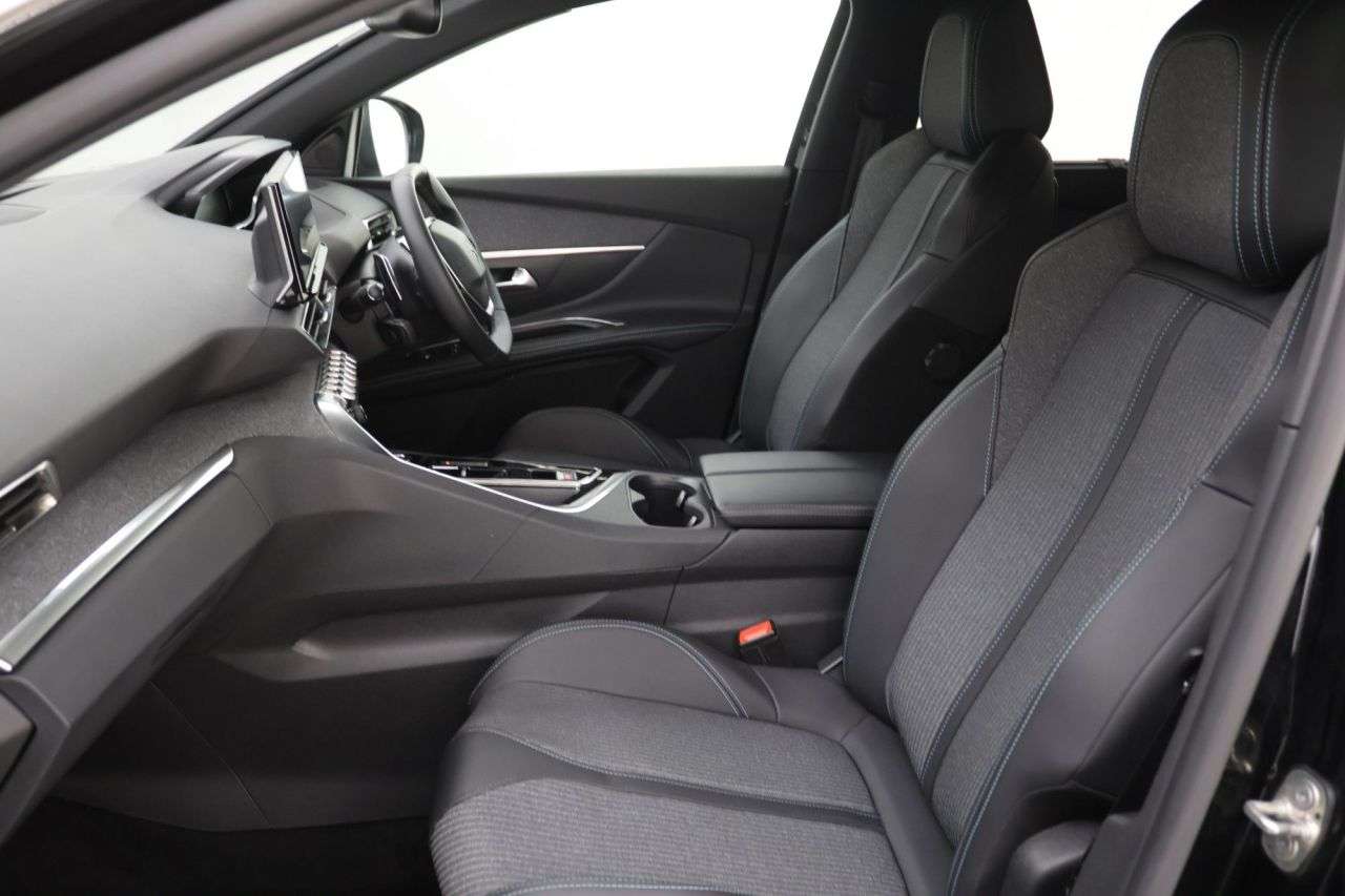 2023 PEUGEOT 5008 2023 PEUGEOT 5008
