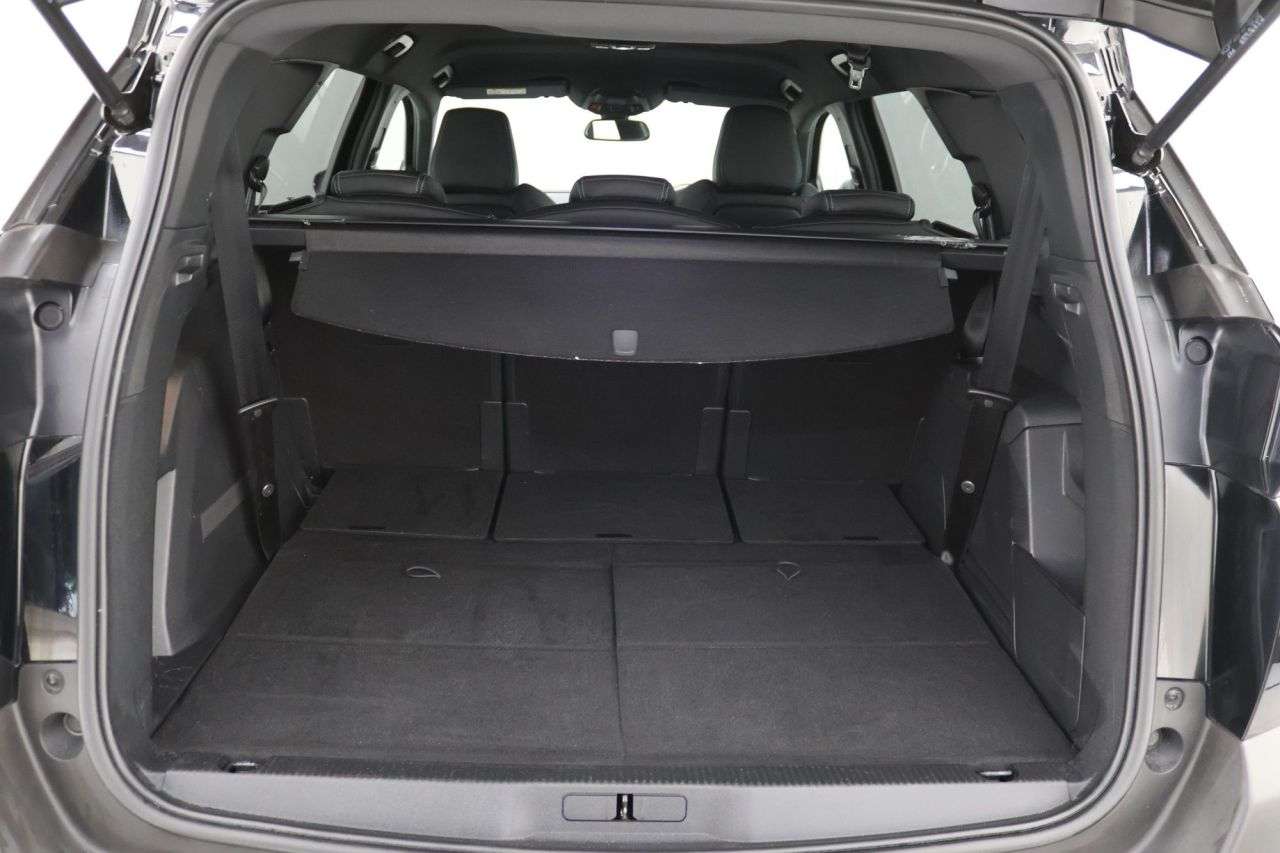 2023 PEUGEOT 5008 2023 PEUGEOT 5008