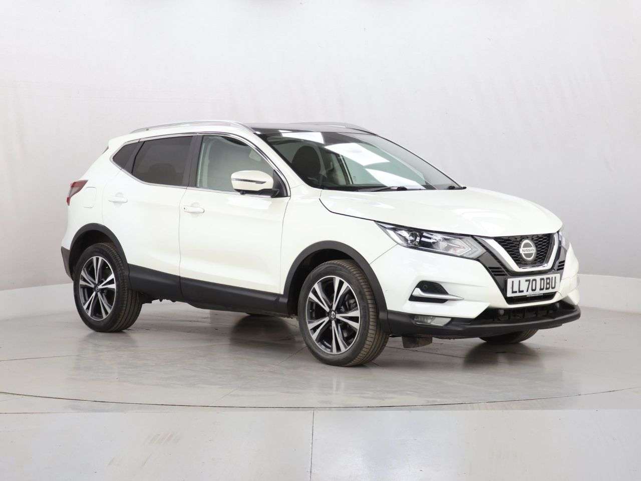 A 2020 NISSAN QASHQAI 1.3 DIG-T N-Connecta SUV 5dr Petrol DCT Auto Euro 6 (s/s) (160 ps) A 2020 NISSAN QASHQAI 1.3 DIG-T N-Connecta SUV 5dr Petrol DCT Auto Euro 6 (s/s) (160 ps)