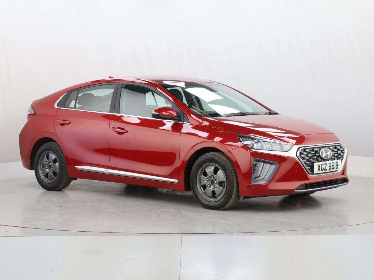 A 2022 HYUNDAI IONIQ 1.6 h-GDi Premium Hatchback 5dr Petrol Hybrid DCT Euro 6 (s/s) (141 ps) A 2022 HYUNDAI IONIQ 1.6 h-GDi Premium Hatchback 5dr Petrol Hybrid DCT Euro 6 (s/s) (141 ps)