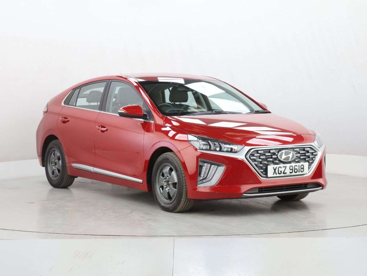A 2022 HYUNDAI IONIQ 1.6 h-GDi Premium Hatchback 5dr Petrol Hybrid DCT Euro 6 (s/s) (141 ps) A 2022 HYUNDAI IONIQ 1.6 h-GDi Premium Hatchback 5dr Petrol Hybrid DCT Euro 6 (s/s) (141 ps)