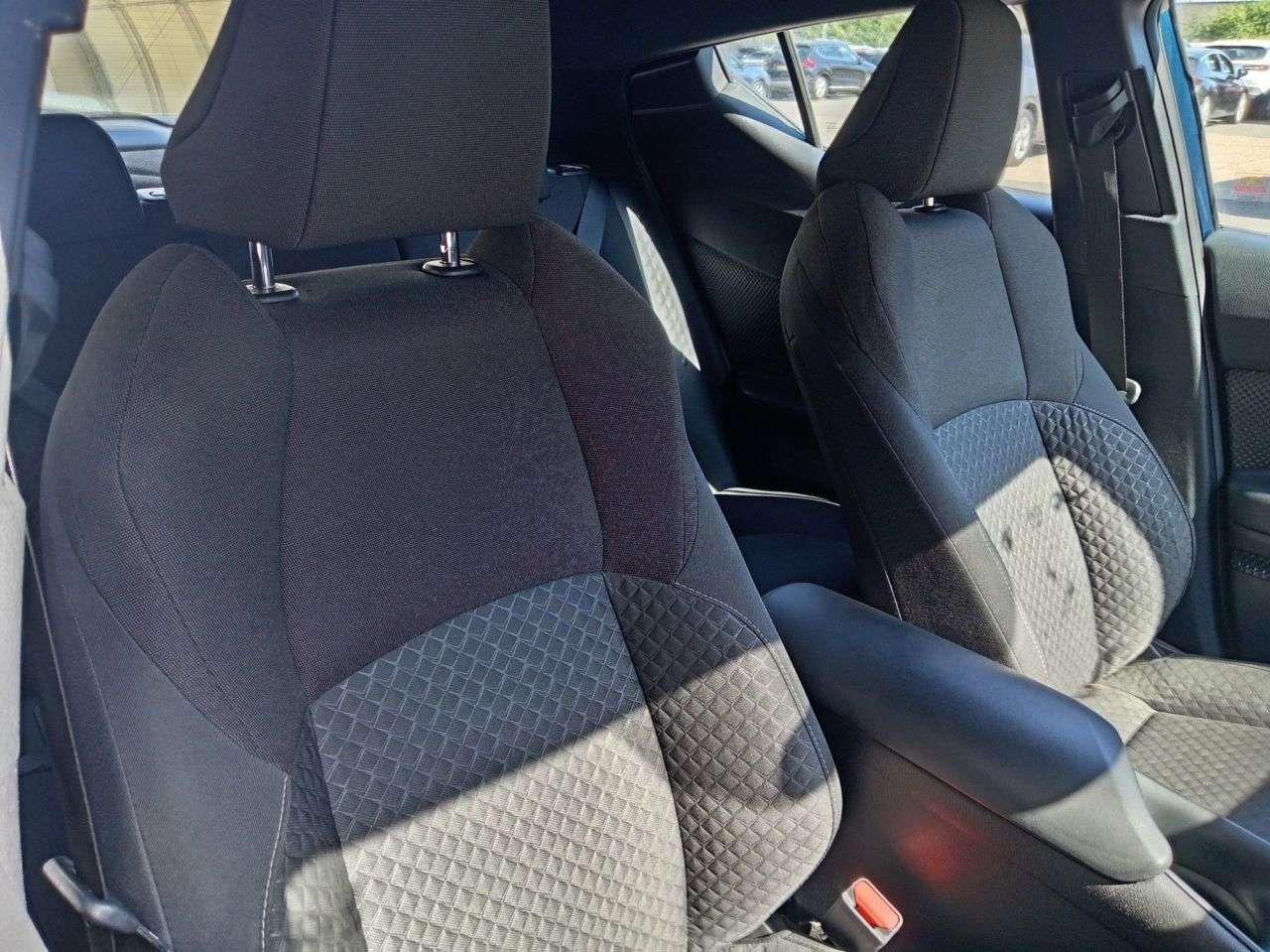 2023 TOYOTA C-HR 2023 TOYOTA C-HR