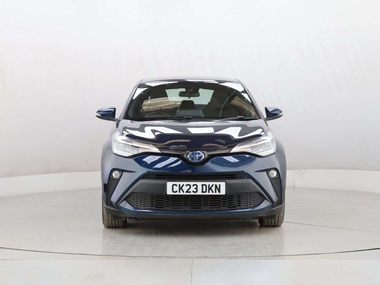 A 2023 TOYOTA C-HR 1.8 VVT-h GPF Icon SUV 5dr Petrol Hybrid CVT Euro 6 (s/s) (122 ps) A 2023 TOYOTA C-HR 1.8 VVT-h GPF Icon SUV 5dr Petrol Hybrid CVT Euro 6 (s/s) (122 ps)