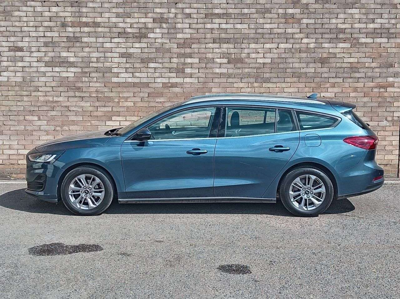 A 2023 FORD FOCUS 1.0T EcoBoost MHEV Titanium Estate 5dr Petrol Hybrid DCT Euro 6 (s/s) (155 A 2023 FORD FOCUS 1.0T EcoBoost MHEV Titanium Estate 5dr Petrol Hybrid DCT Euro 6 (s/s) (155