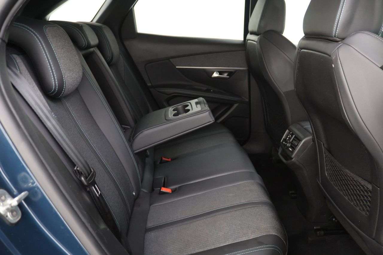 2022 PEUGEOT 3008 2022 PEUGEOT 3008