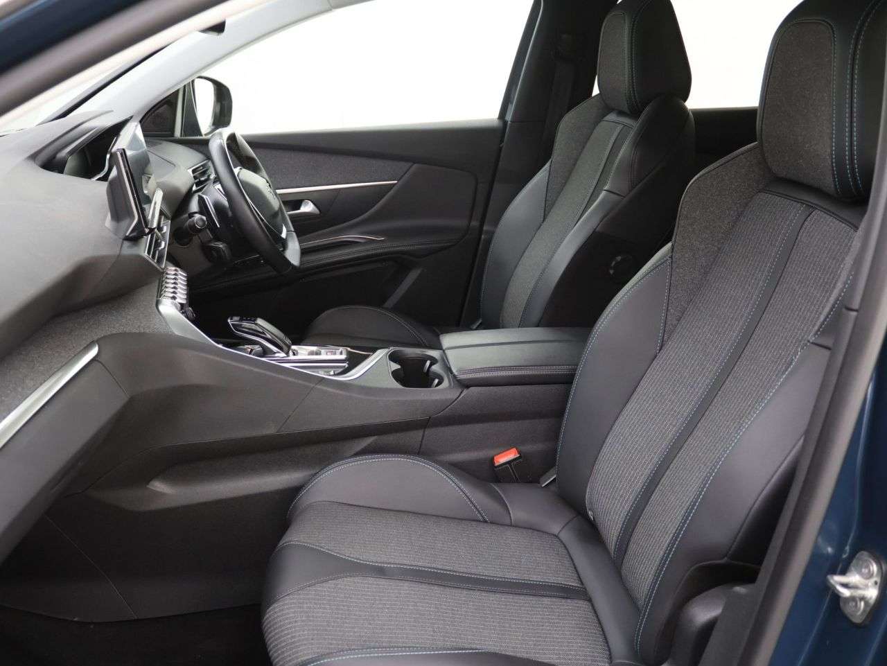 2022 PEUGEOT 3008 2022 PEUGEOT 3008