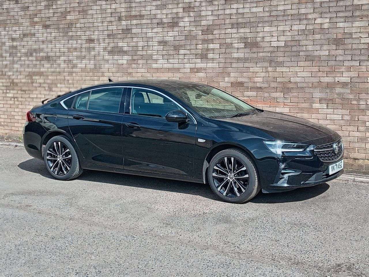 A 2022 VAUXHALL INSIGNIA 1.5 Turbo D SE Edition Grand Sport 5dr Diesel Manual Euro 6 (s/s) (122 ps) A 2022 VAUXHALL INSIGNIA 1.5 Turbo D SE Edition Grand Sport 5dr Diesel Manual Euro 6 (s/s) (122 ps)