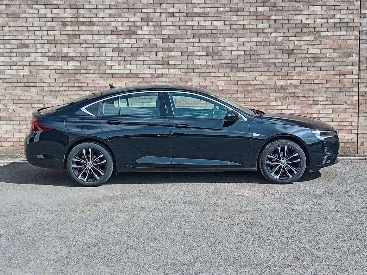 A 2022 VAUXHALL INSIGNIA 1.5 Turbo D SE Edition Grand Sport 5dr Diesel Manual Euro 6 (s/s) (122 ps) A 2022 VAUXHALL INSIGNIA 1.5 Turbo D SE Edition Grand Sport 5dr Diesel Manual Euro 6 (s/s) (122 ps)