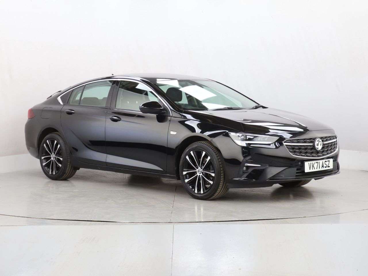 A 2022 VAUXHALL INSIGNIA 1.5 Turbo D SE Edition Grand Sport 5dr Diesel Manual Euro 6 (s/s) (122 ps) A 2022 VAUXHALL INSIGNIA 1.5 Turbo D SE Edition Grand Sport 5dr Diesel Manual Euro 6 (s/s) (122 ps)