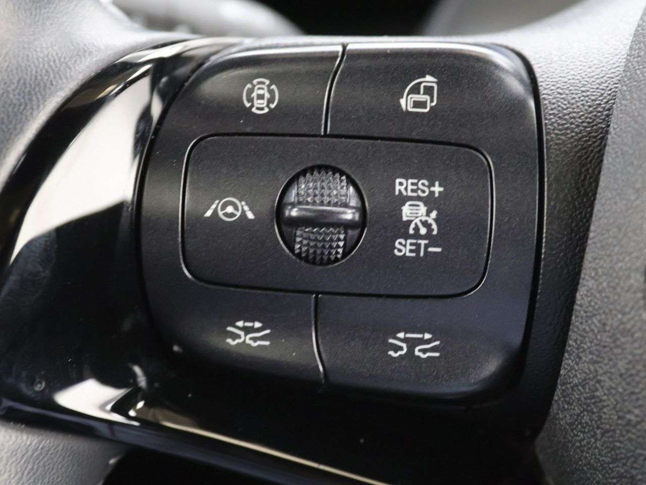 2024 BYD DOLPHIN 2024 BYD DOLPHIN