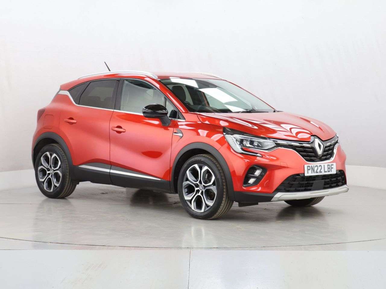 A 2022 RENAULT CAPTUR 1.6 E-TECH S Edition SUV 5dr Petrol Hybrid Auto Euro 6 (s/s) (145 ps) A 2022 RENAULT CAPTUR 1.6 E-TECH S Edition SUV 5dr Petrol Hybrid Auto Euro 6 (s/s) (145 ps)