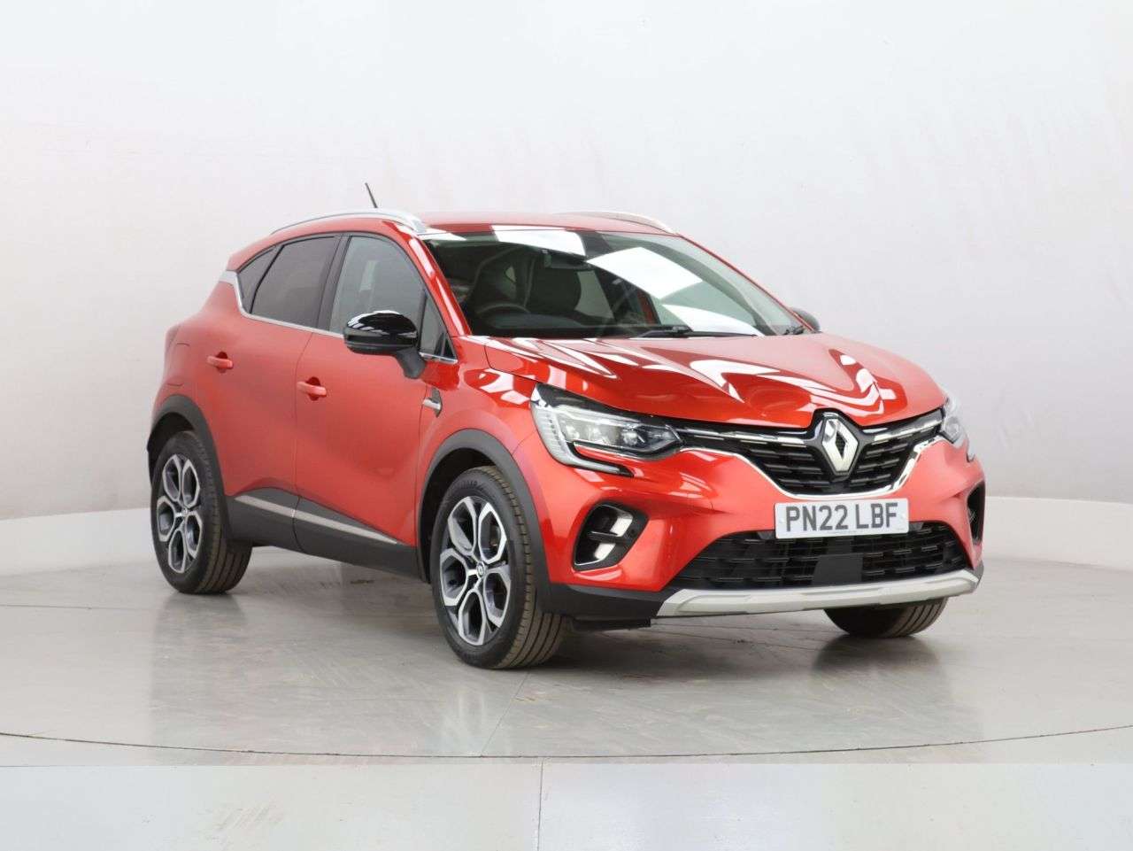 A 2022 RENAULT CAPTUR 1.6 E-TECH S Edition SUV 5dr Petrol Hybrid Auto Euro 6 (s/s) (145 ps) A 2022 RENAULT CAPTUR 1.6 E-TECH S Edition SUV 5dr Petrol Hybrid Auto Euro 6 (s/s) (145 ps)