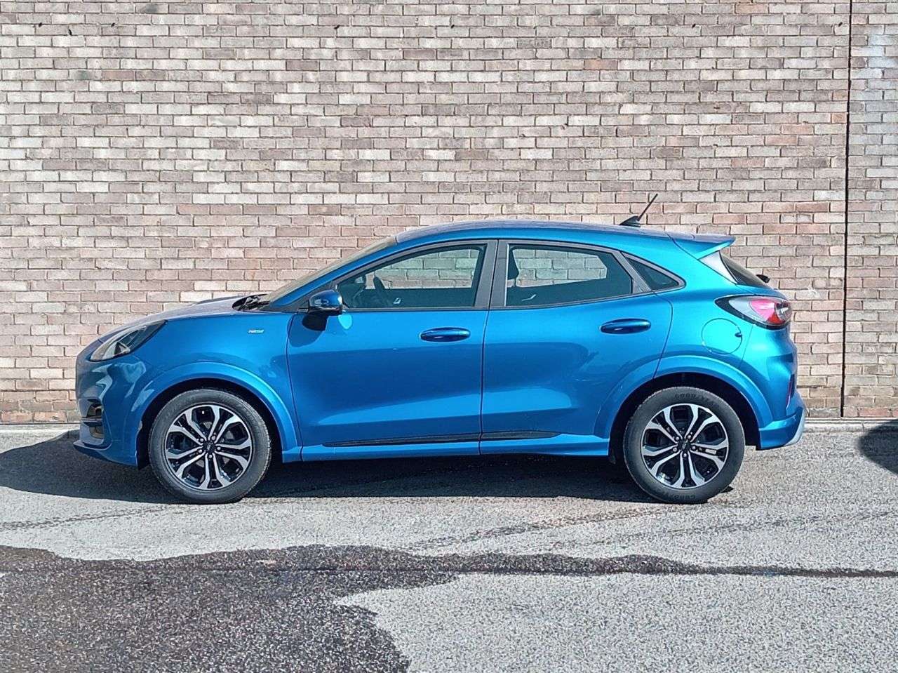 A 2022 FORD PUMA 1.0T EcoBoost MHEV ST-Line SUV 5dr Petrol Hybrid Manual Euro 6 (s/s) (125 p A 2022 FORD PUMA 1.0T EcoBoost MHEV ST-Line SUV 5dr Petrol Hybrid Manual Euro 6 (s/s) (125 p