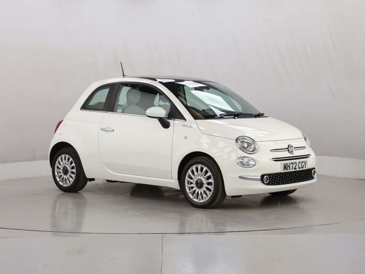 A 2023 FIAT 500 1.0 MHEV Dolcevita Hatchback 3dr Petrol Manual Euro 6 (s/s) (70 bhp) A 2023 FIAT 500 1.0 MHEV Dolcevita Hatchback 3dr Petrol Manual Euro 6 (s/s) (70 bhp)