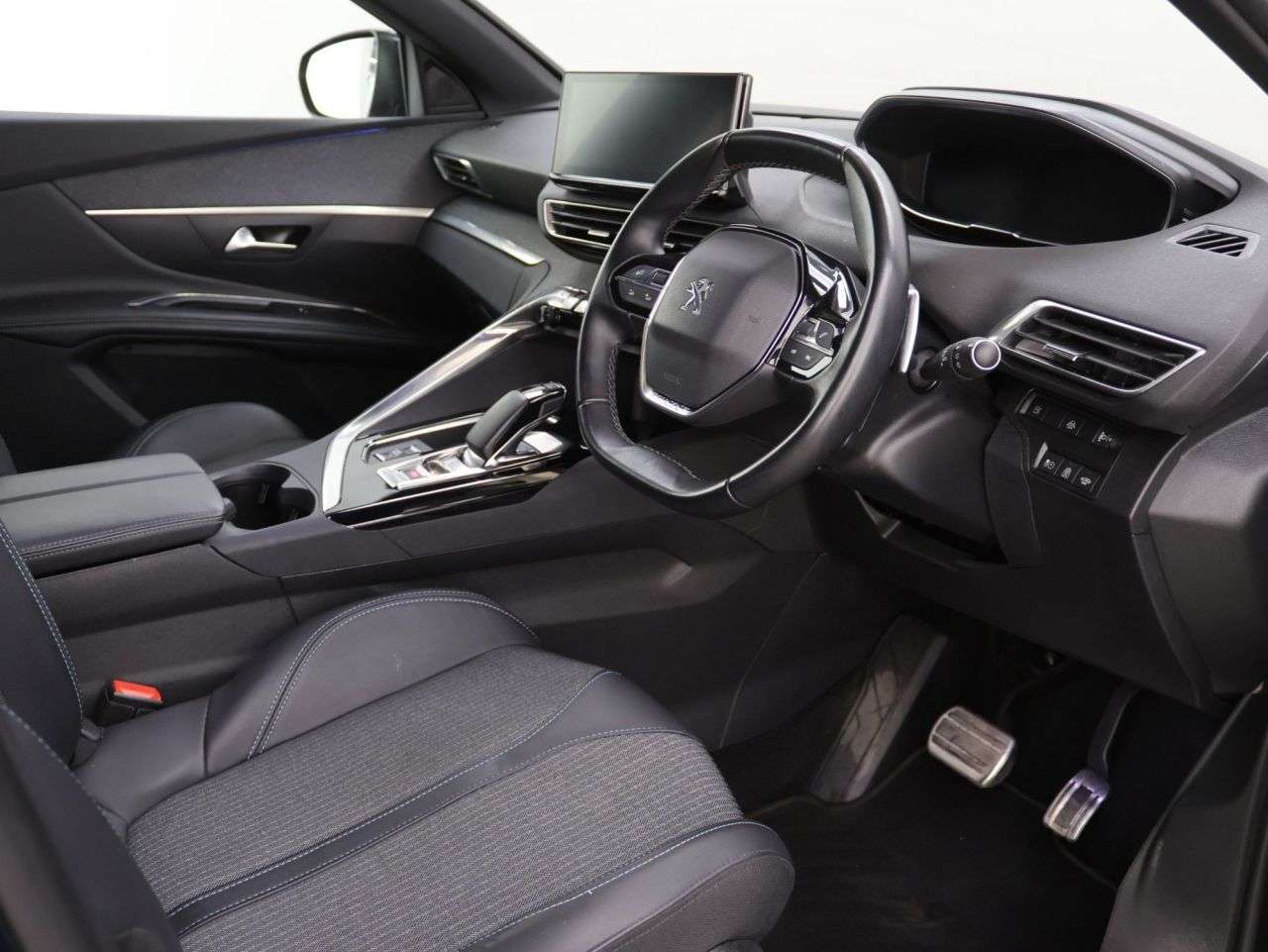2023 PEUGEOT 3008 2023 PEUGEOT 3008