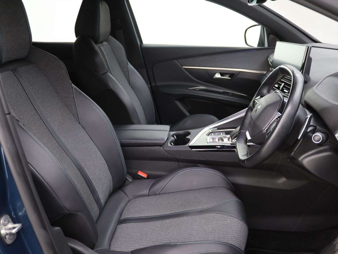 2023 PEUGEOT 3008 2023 PEUGEOT 3008