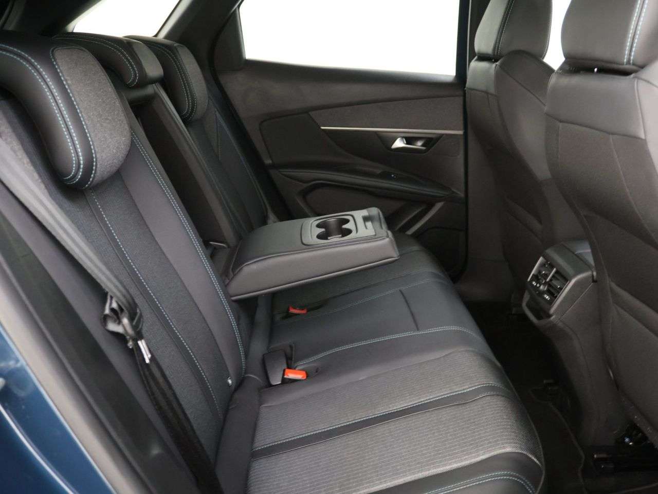 2023 PEUGEOT 3008 2023 PEUGEOT 3008