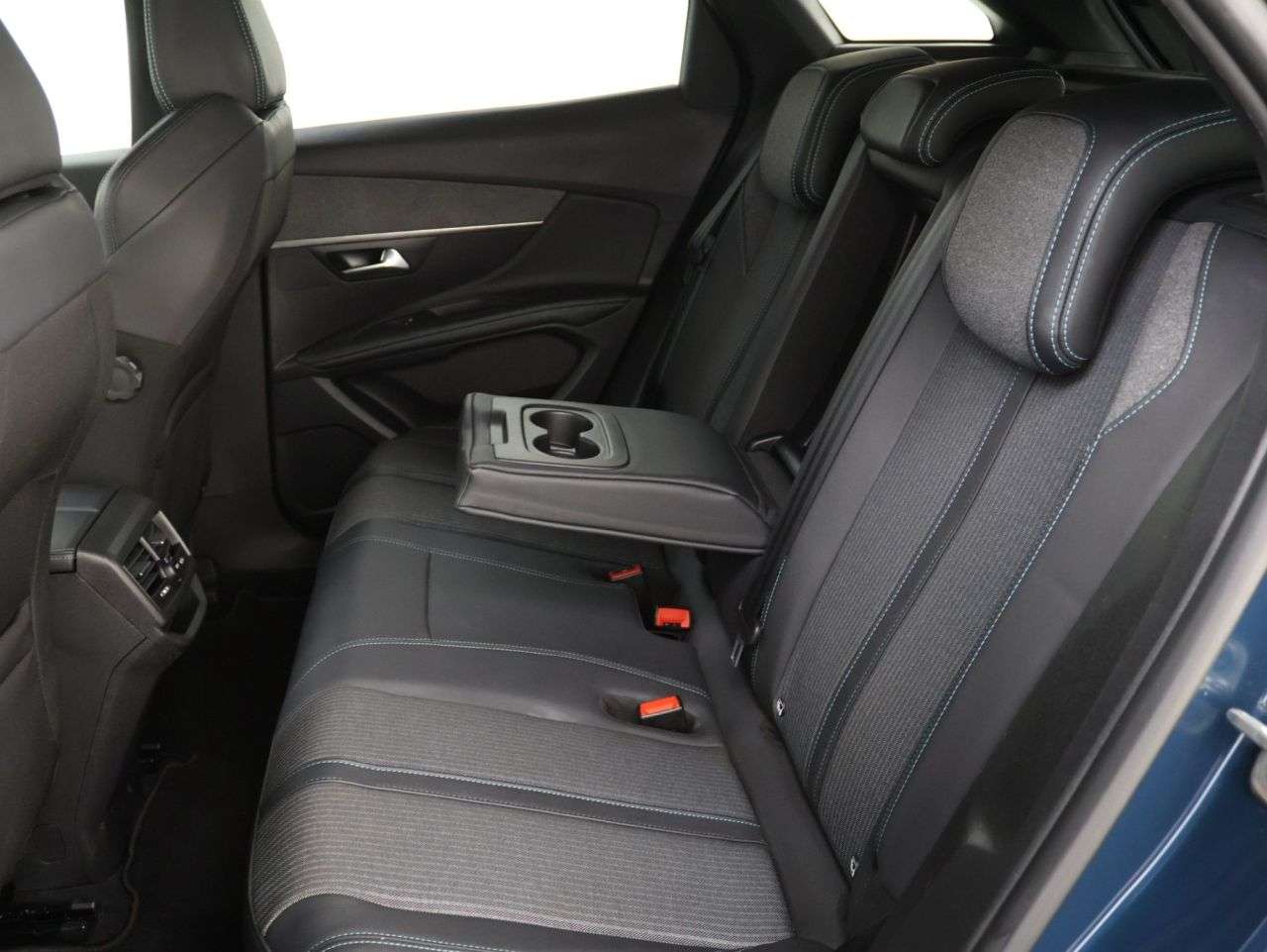 2023 PEUGEOT 3008 2023 PEUGEOT 3008