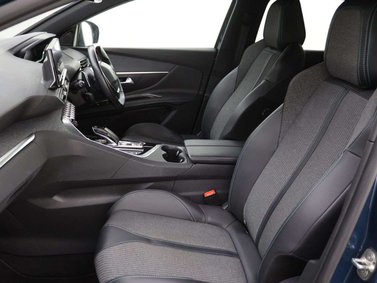 2023 PEUGEOT 3008 2023 PEUGEOT 3008