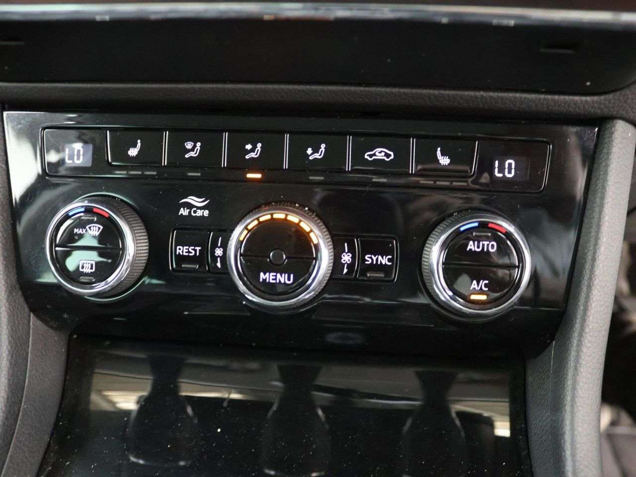 2019 SKODA SUPERB 2019 SKODA SUPERB