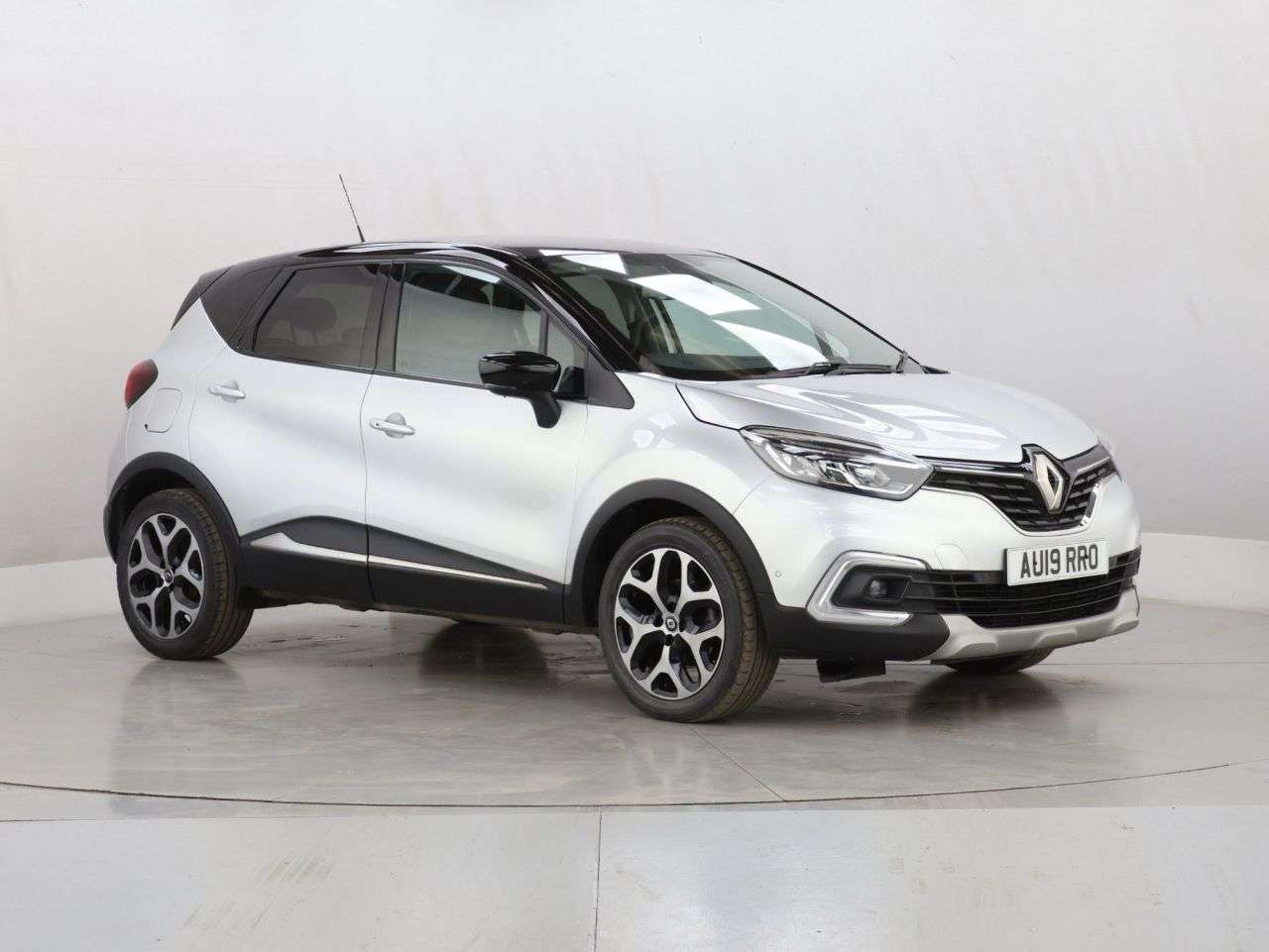 A 2019 RENAULT CAPTUR 1.3 TCe ENERGY GT Line SUV 5dr Petrol Manual Euro 6 (s/s) (130 ps) A 2019 RENAULT CAPTUR 1.3 TCe ENERGY GT Line SUV 5dr Petrol Manual Euro 6 (s/s) (130 ps)