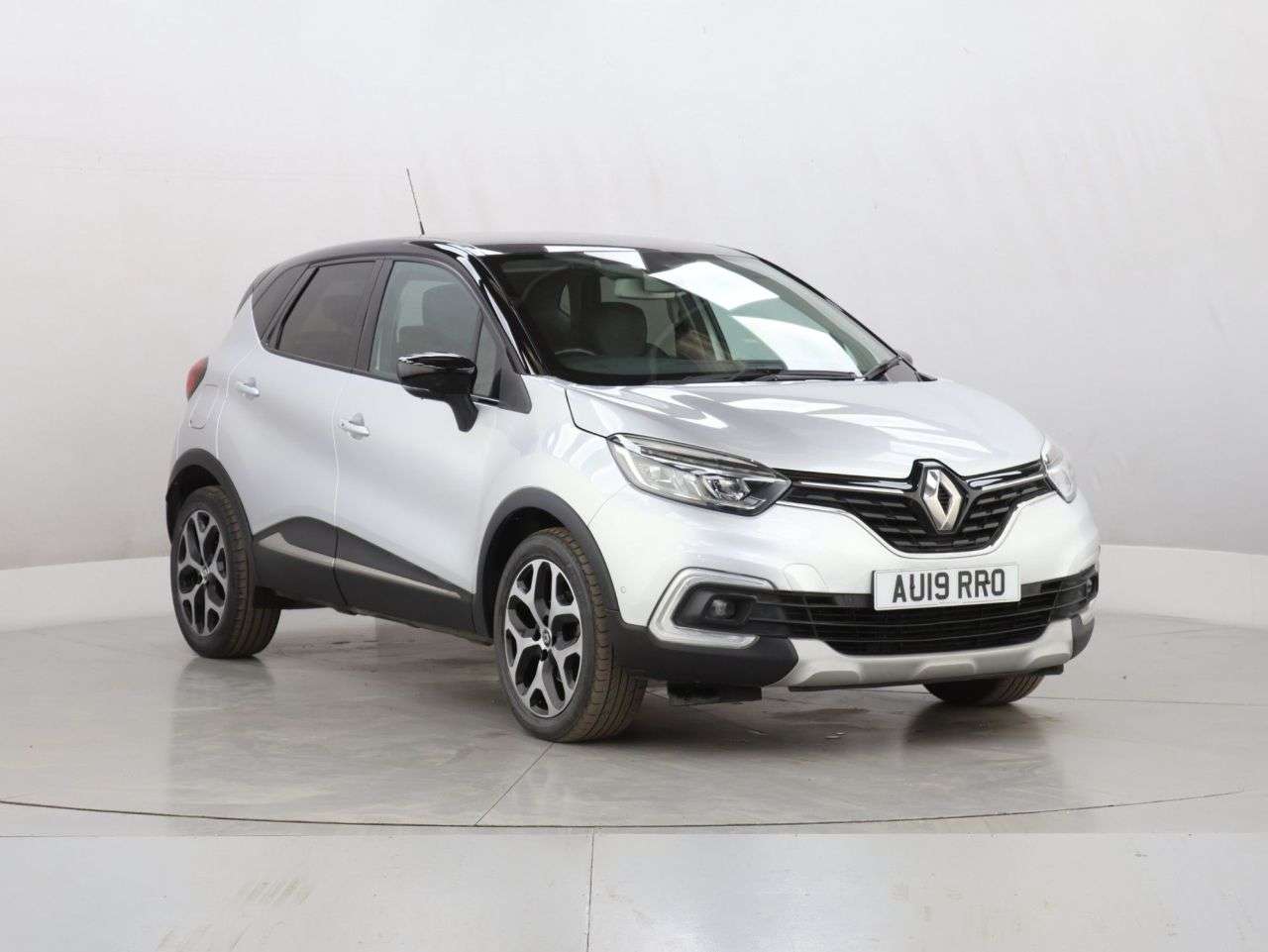 A 2019 RENAULT CAPTUR 1.3 TCe ENERGY GT Line SUV 5dr Petrol Manual Euro 6 (s/s) (130 ps) A 2019 RENAULT CAPTUR 1.3 TCe ENERGY GT Line SUV 5dr Petrol Manual Euro 6 (s/s) (130 ps)