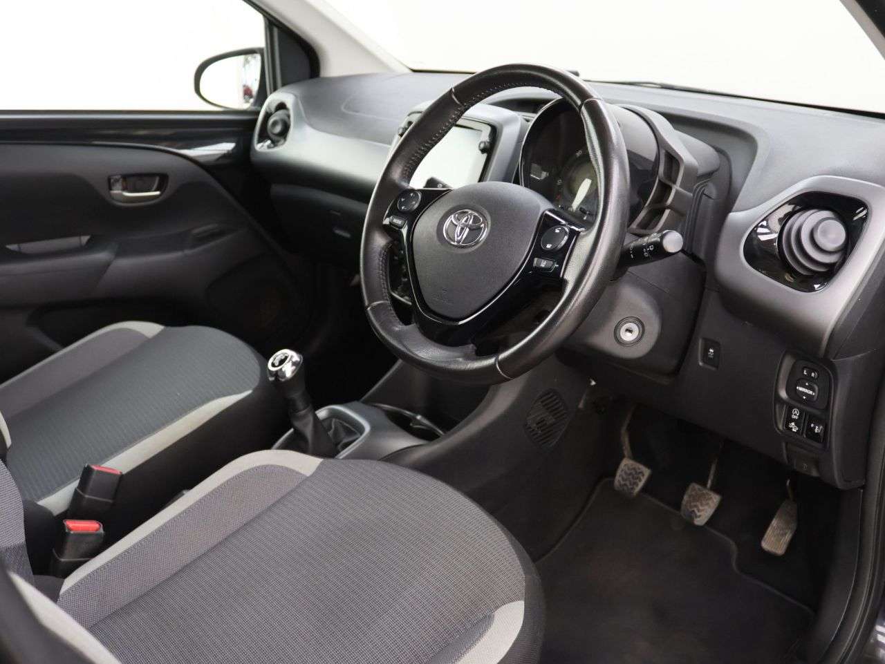 2021 TOYOTA AYGO 2021 TOYOTA AYGO