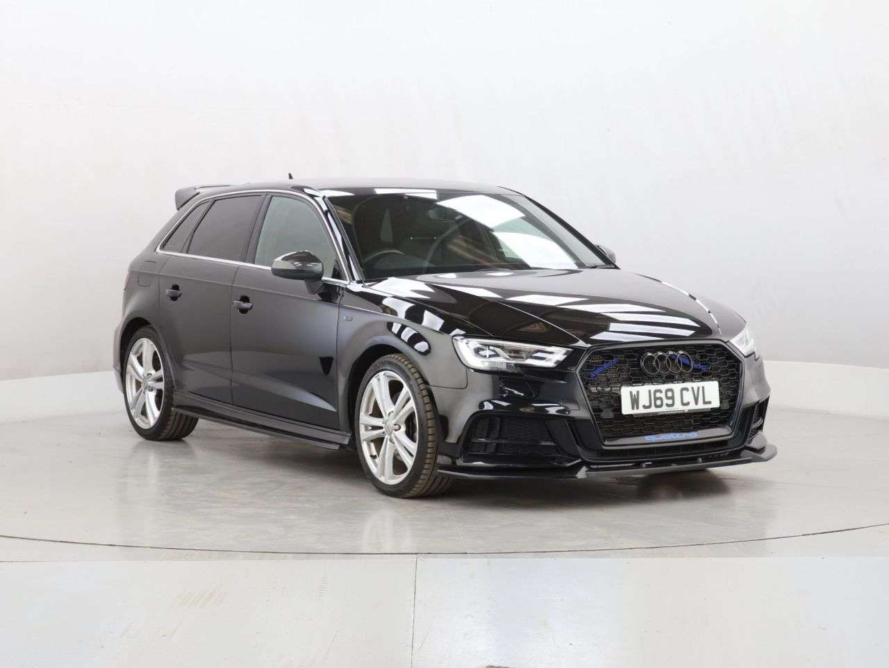 A 2019 AUDI A3 2.0 TFSI 40 S line Sportback 5dr Petrol S Tronic quattro Euro 6 (s/s) (190 A 2019 AUDI A3 2.0 TFSI 40 S line Sportback 5dr Petrol S Tronic quattro Euro 6 (s/s) (190