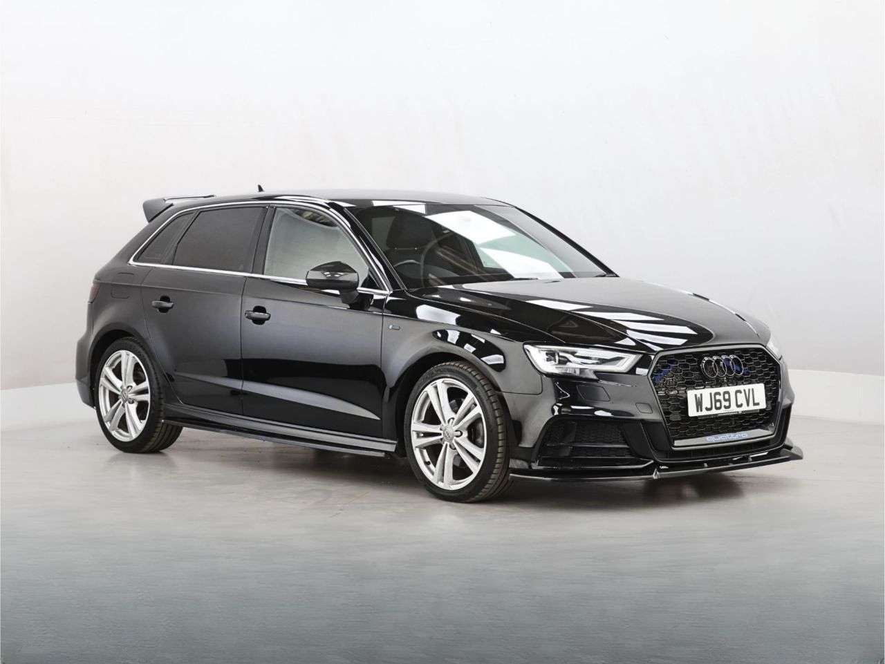A 2019 AUDI A3 2.0 TFSI 40 S line Sportback 5dr Petrol S Tronic quattro Euro 6 (s/s) (190 A 2019 AUDI A3 2.0 TFSI 40 S line Sportback 5dr Petrol S Tronic quattro Euro 6 (s/s) (190