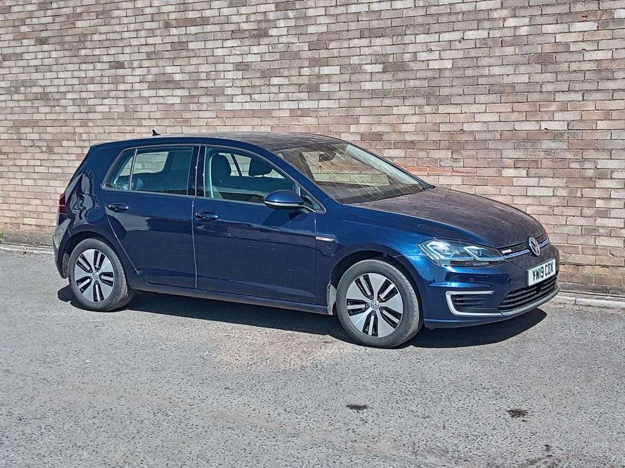 A 2019 VOLKSWAGEN E-GOLF 35.8kWh e-Golf Hatchback 5dr Electric Auto (136 ps) A 2019 VOLKSWAGEN E-GOLF 35.8kWh e-Golf Hatchback 5dr Electric Auto (136 ps)