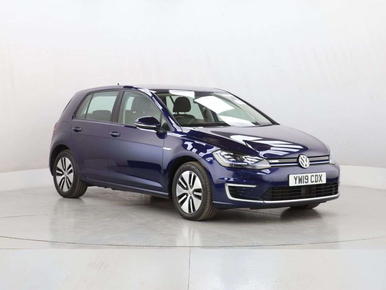 A 2019 VOLKSWAGEN E-GOLF 35.8kWh e-Golf Hatchback 5dr Electric Auto (136 ps) A 2019 VOLKSWAGEN E-GOLF 35.8kWh e-Golf Hatchback 5dr Electric Auto (136 ps)