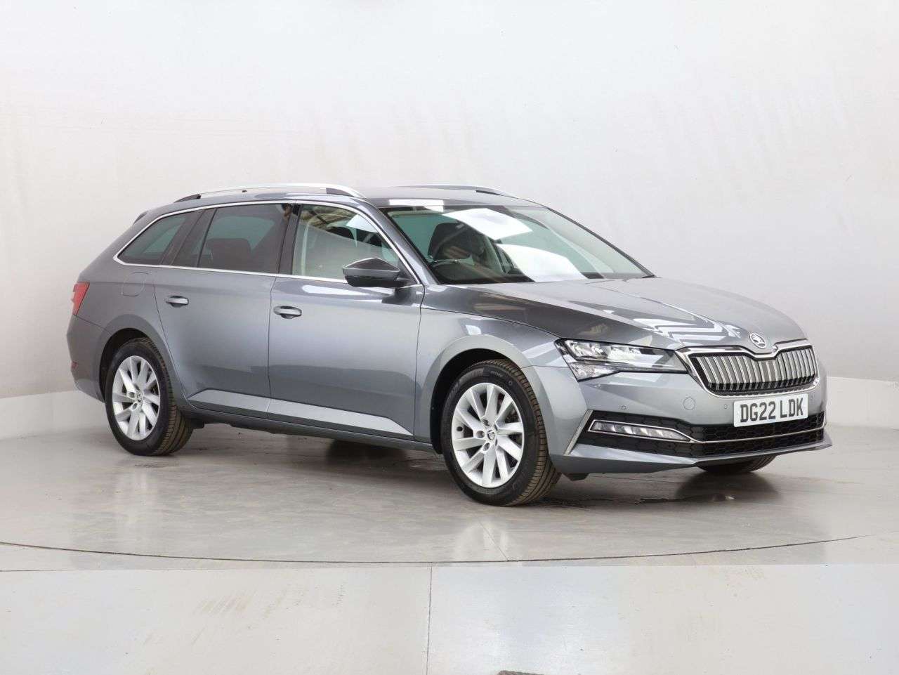 A 2022 SKODA SUPERB 1.4 TSI iV 13kWh SE Technology Estate 5dr Petrol Plug-in Hybrid DSG Euro 6 A 2022 SKODA SUPERB 1.4 TSI iV 13kWh SE Technology Estate 5dr Petrol Plug-in Hybrid DSG Euro 6