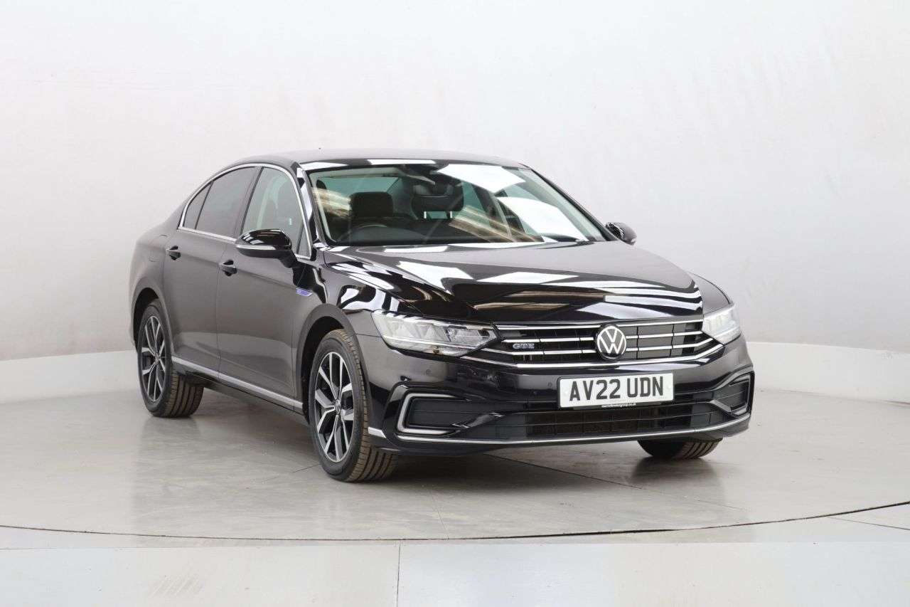 A 2022 VOLKSWAGEN PASSAT 1.4 TSI 13kWh GTE Saloon 4dr Petrol Plug-in Hybrid DSG Euro 6 (s/s) (218 ps A 2022 VOLKSWAGEN PASSAT 1.4 TSI 13kWh GTE Saloon 4dr Petrol Plug-in Hybrid DSG Euro 6 (s/s) (218 ps