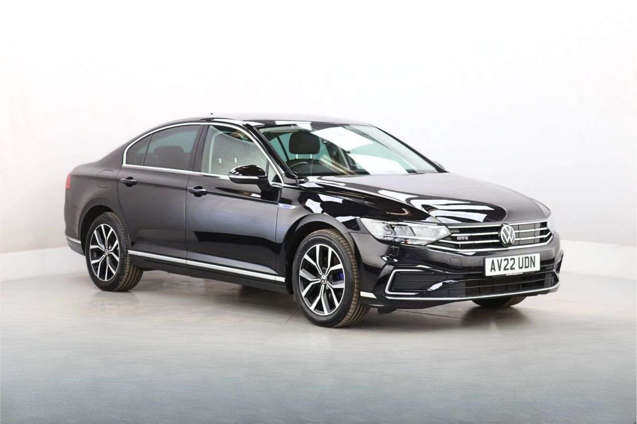 A 2022 VOLKSWAGEN PASSAT 1.4 TSI 13kWh GTE Saloon 4dr Petrol Plug-in Hybrid DSG Euro 6 (s/s) (218 ps A 2022 VOLKSWAGEN PASSAT 1.4 TSI 13kWh GTE Saloon 4dr Petrol Plug-in Hybrid DSG Euro 6 (s/s) (218 ps