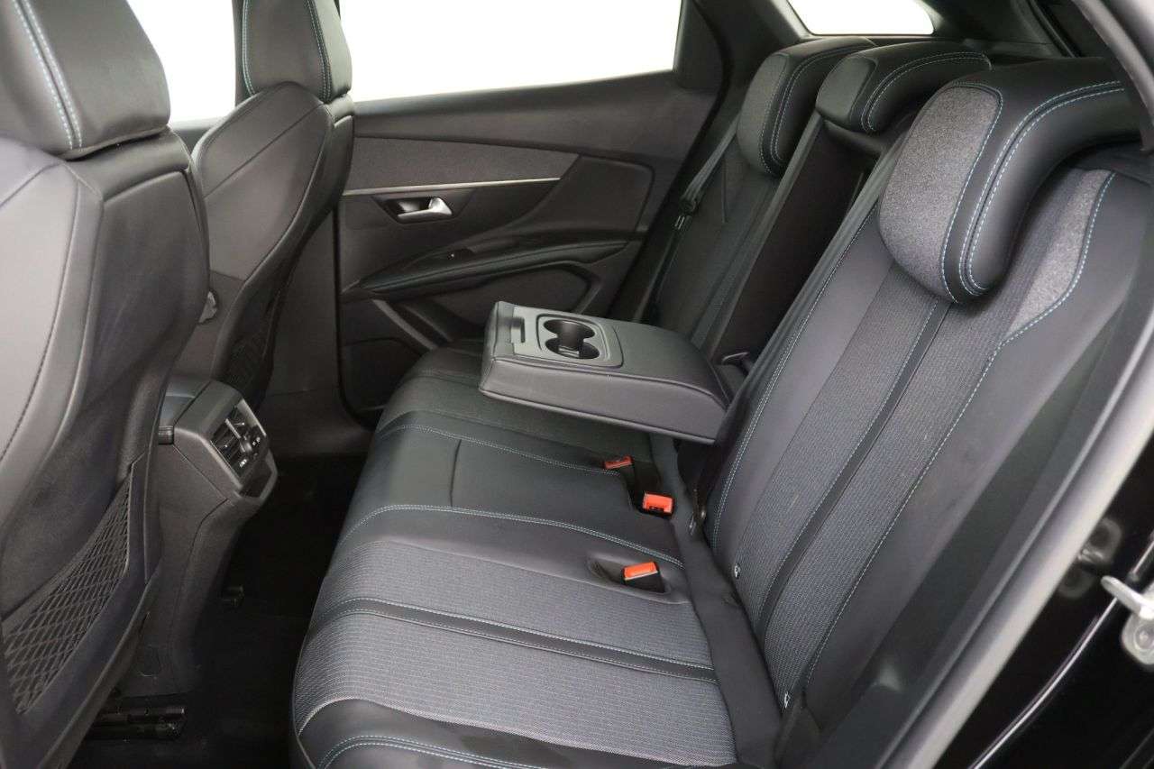2022 PEUGEOT 3008 2022 PEUGEOT 3008